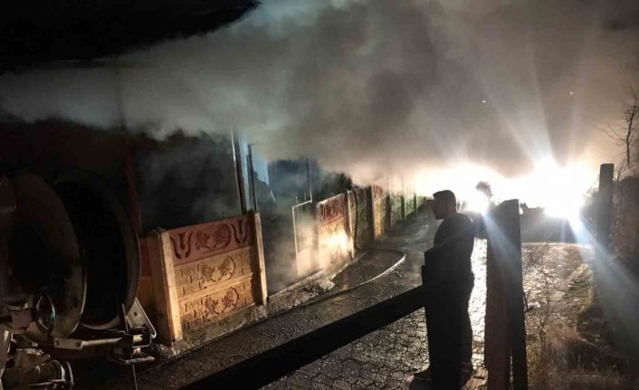 Camiyi kundaklayan psikolojik sorunları olan şahıs yakalandı