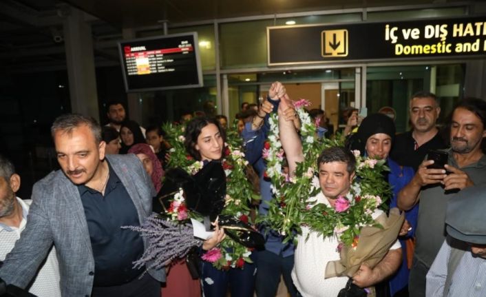 Cemil Döndü ve Gizem Özer, Fenerbahçe’de