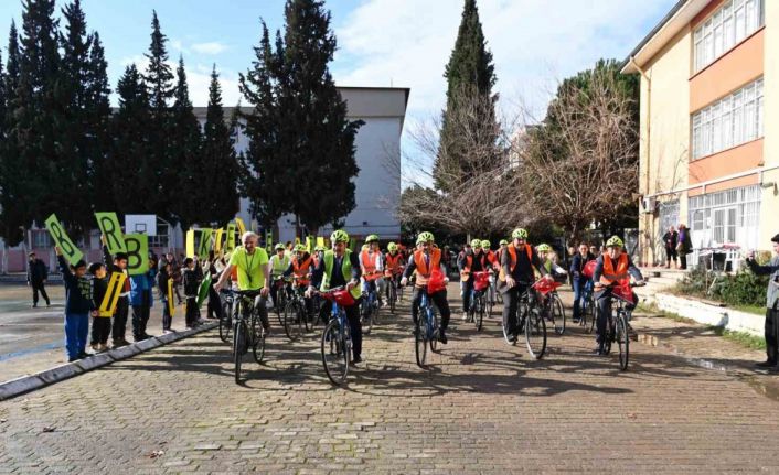 Çevre bilinci ve sağlıklı yaşam için pedal çevirdiler