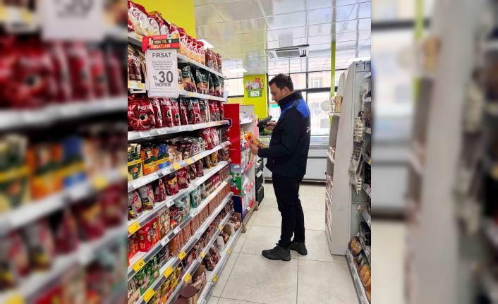 Demirözü’ndeki marketlerde fiyat denetimleri yapıldı