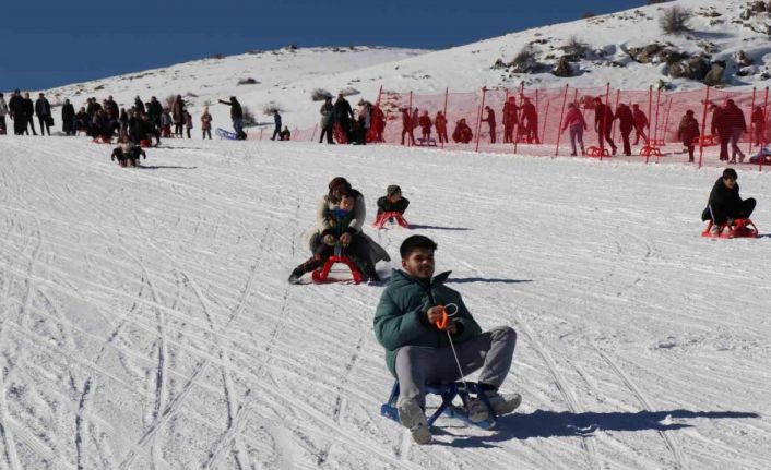 Denizli Kayak Merkezi yeni sezonu yoğun ilgiyle karşıladı