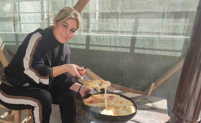 Deprem sonrası odun ateşinde pişirdiği kömbe geçim kaynağı oldu
