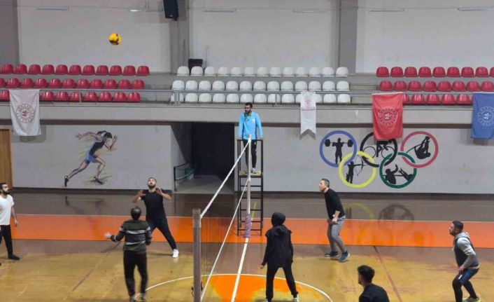 Diyadin’de kurumlar arası voleybol turnuvası