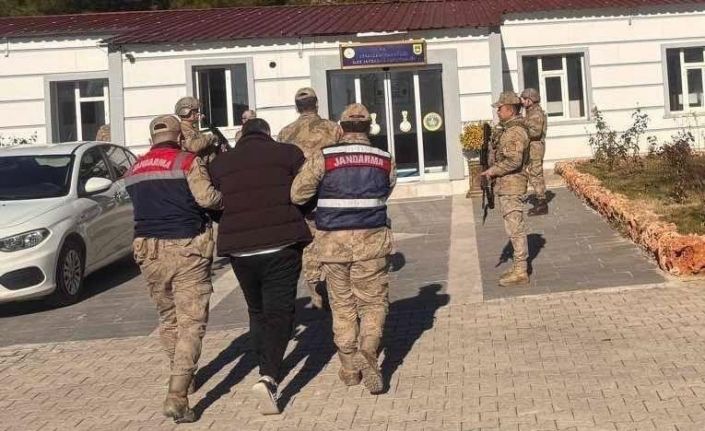 Diyarbakır’da haklarında kesinleşmiş hapis cezası bulunan 2 şahıs yakalandı