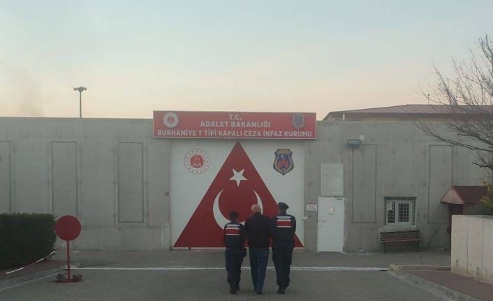 Dolandırıcılık suçundan aranan kişi Edremit’te yakalandı