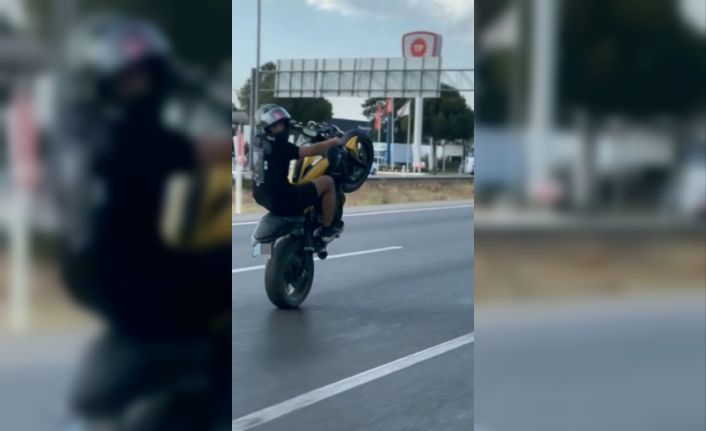 Drift kazayla bitti, motosiklette akrobatik hareketler polisin radarına takıldı