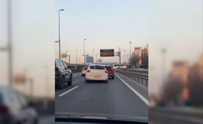 E5 Karayolunda  tehlikeli hareketler kamerada