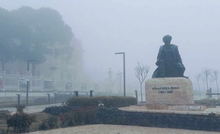 Edirne’de sis ulaşımı aksattı