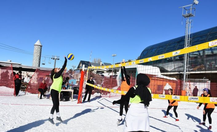 EİT 2025’te kar voleybolu heyecanı