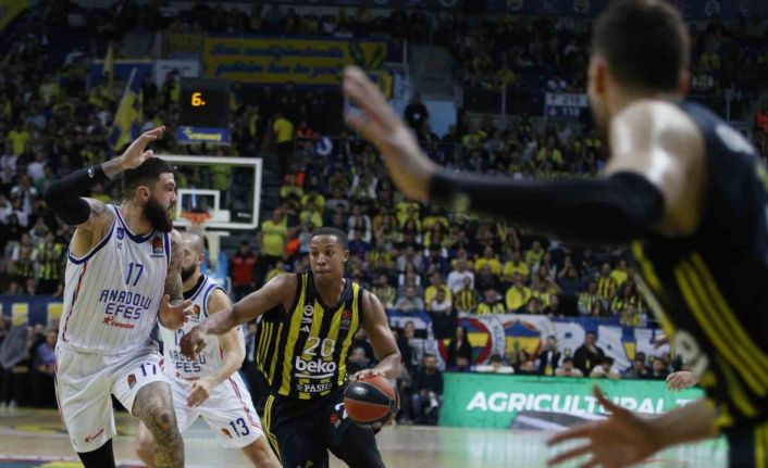 Euroleague’de Türk derbisini Fenerbahçe kazandı