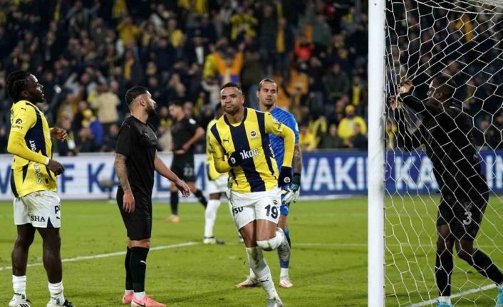 Fenerbahçe, Hatayspor’a karşı galibiyet serisini 8 maça çıkardı