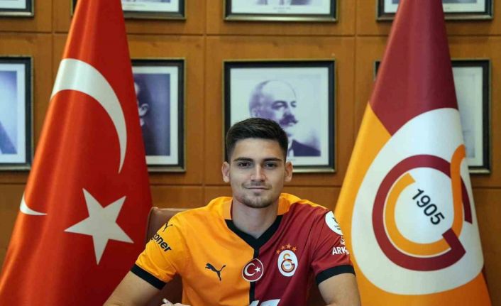 Galatasaray, iki genç futbolcunun sözleşmesini uzattı