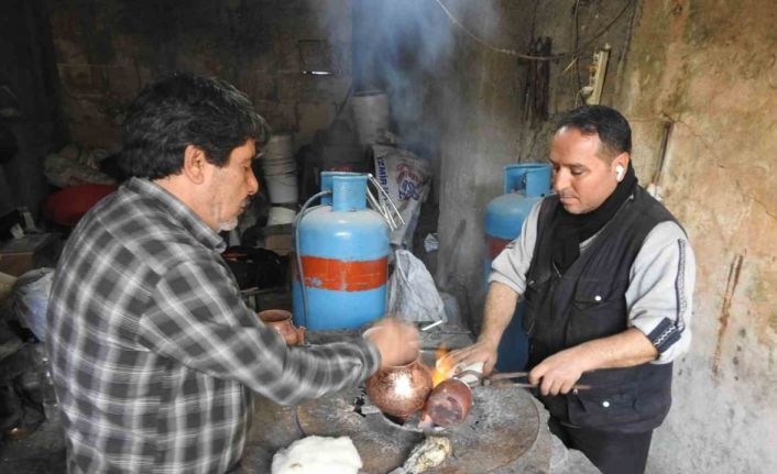 Gaziantep’in son kalaycı ustaları mesleklerini yaşatmaya çalışıyor