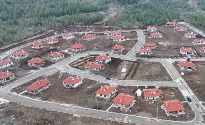 Gaziantep’te köy evlerine yerleşen depremzedelerden devlete teşekkür