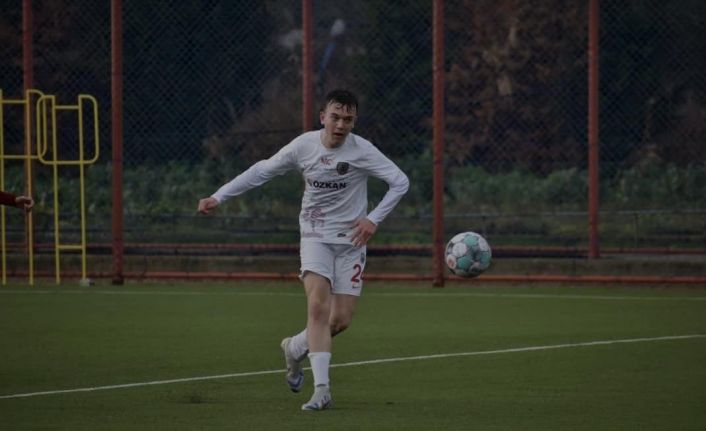 Genç futbolcu kariyerini İzmir’de sürdürecek