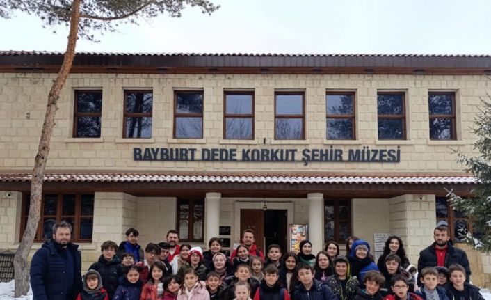Gençlik Kış Kulübünün ilk dönem etkinlikleri şehir gezisiyle tamamlandı