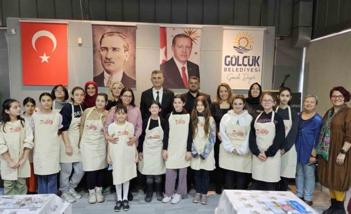 Gölcüklü öğrenciler karne tatilini sanatla doldurdu