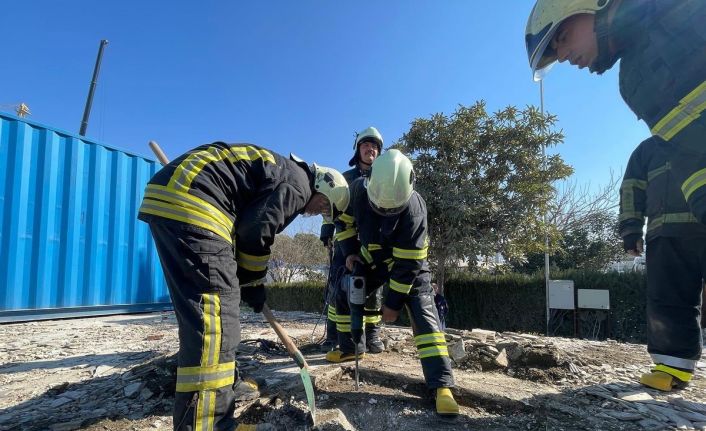 Hatay’da itfaiye personeline arama kurtarma eğitimi verildi