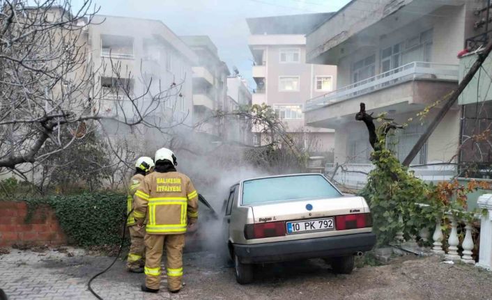 Havran’da araç yangınına itfaiye müdahale etti