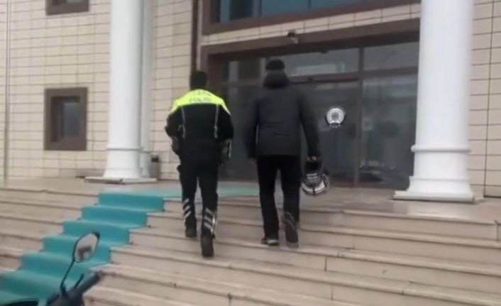 Hem motorundan hem de ehliyetinden oldu