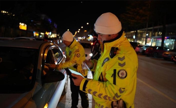 Isparta’da asayiş ve trafik denetimi: 5 araç trafikten men edildi