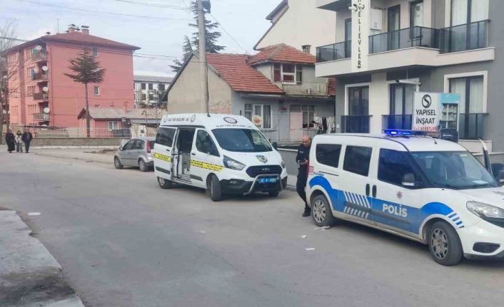 Isparta’da bıçaklı kavga: 1’i ağır 4 yaralı