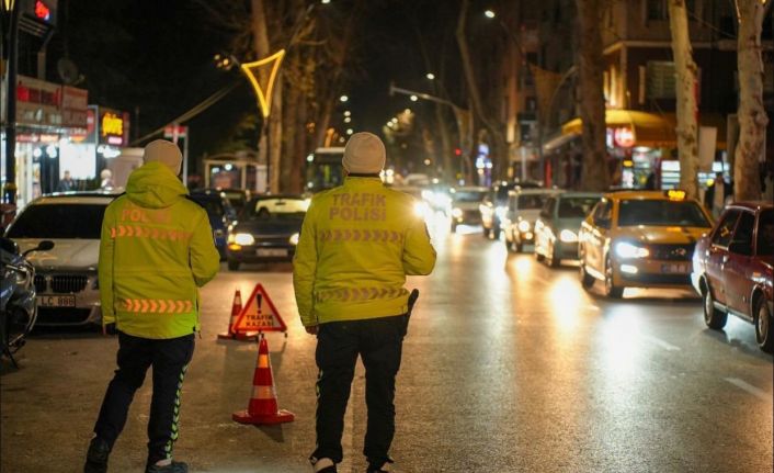 Isparta’da trafik denetimi: 24 saatte 15 araç trafikten men edildi