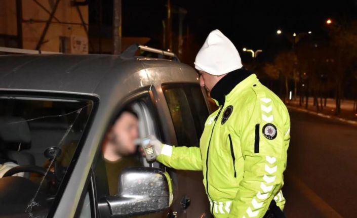 Isparta’da trafik ve asayiş denetimi: 8 araç trafikten men edildi