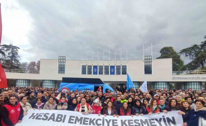 İzmir’de maaş krizi: Binlerce işçi iş bıraktı