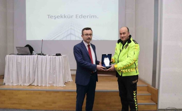 Karabük İl Emniyet Müdürlüğünde “Bütçe Yönetimi” konferansı düzenlendi