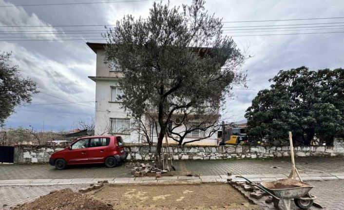 Karacasu’da yol bakım çalışmaları sürüyor