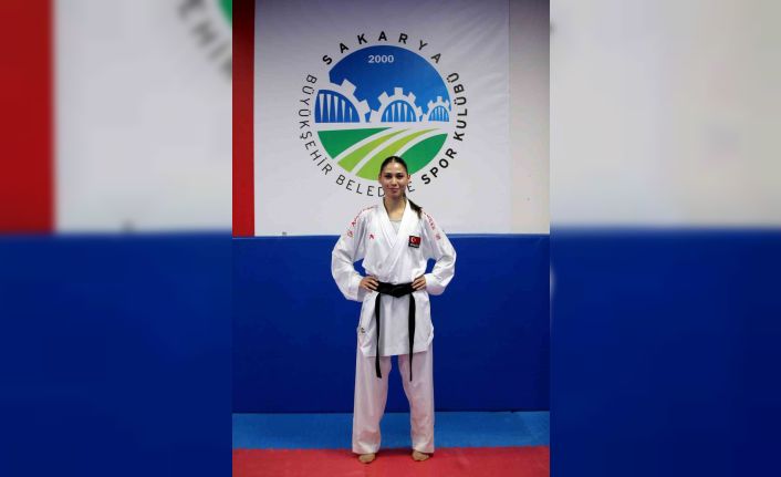 Karate sporcusu Zümra Rezzan, Fransa’da Türk Bayrağı’nı dalgalandıracak