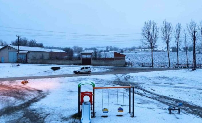 Kastamonu’nun yüksek kesimlerinde kar yağışı başladı