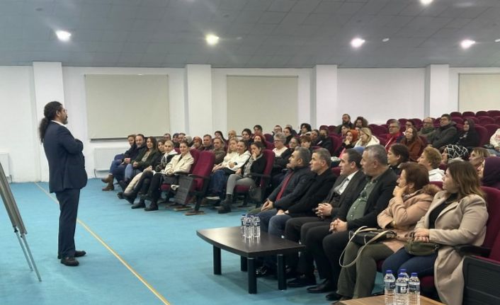 Kaymakam İlyas Memiş, veli akademisi seminerine katıldı