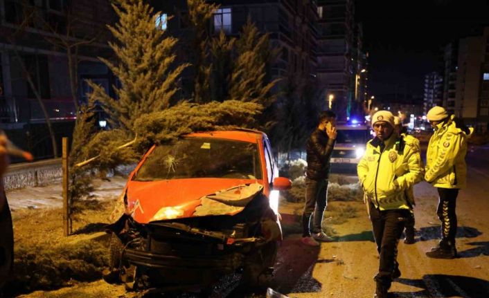 Kaza yapan alkollü sürücü, polise ecel teri döktürdü