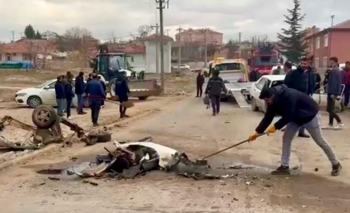 Kazada devrilen otomobilin sürücüsü ağır yaralandı