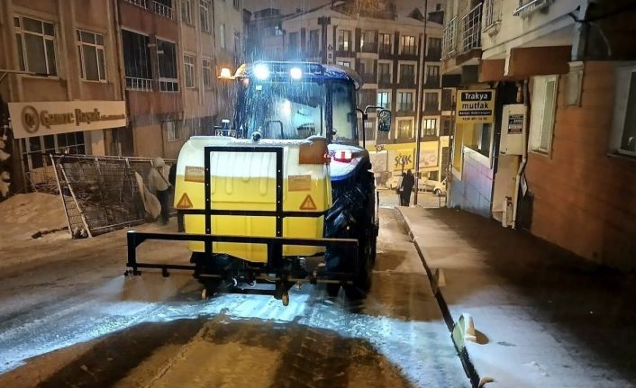 Keşan’da kar temizleme çalışmaları yapıldı