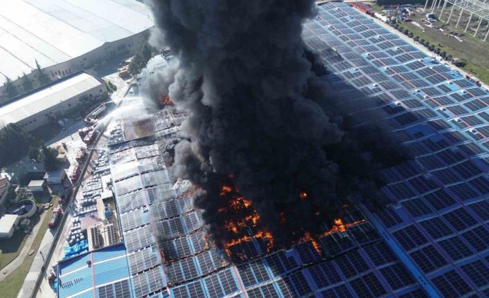 Kırklareli’nde oyuncak fabrikasındaki yangın dronla görüntülendi