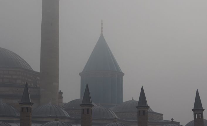 Konya’da yoğun sis etkili oldu