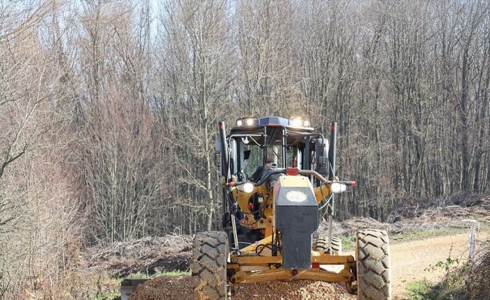 Köylerde malzemeli bakım çalışmaları sürüyor