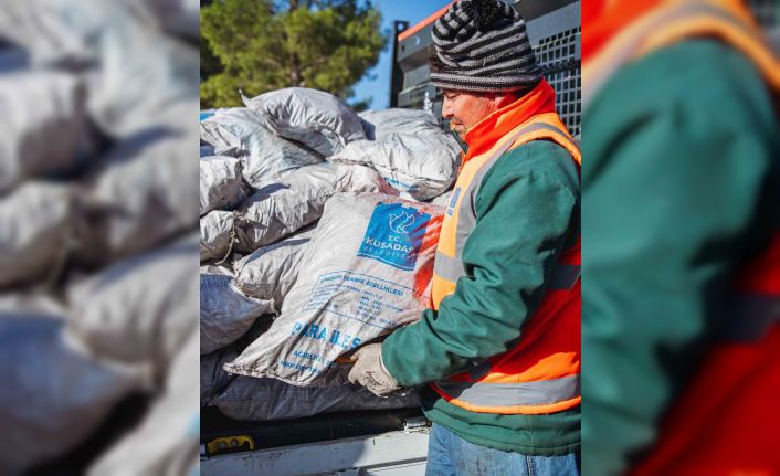 Kuşadası’nda yakacak yardımının son adresi Davutlar oldu