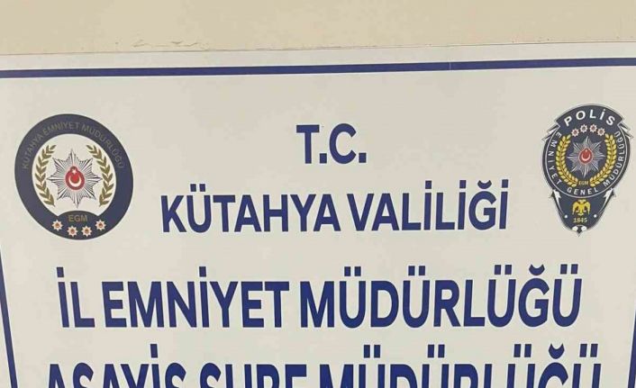 Kütahya’da cezaevi firarisi yakalandı, üzerinde ruhsatsız tabanca ele geçirildi