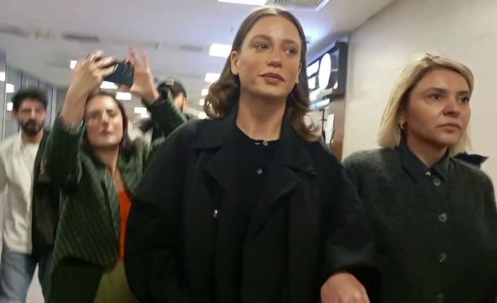 Menajer Ayşe Barım soruşturmasında Serenay Sarıkaya tanık sıfatıyla adliyede