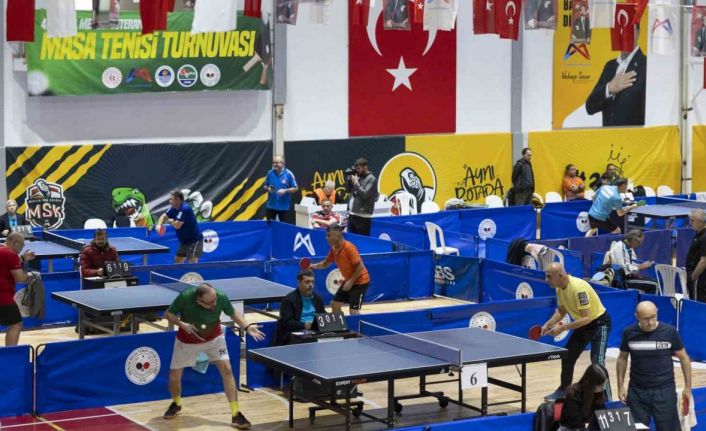 Mersin 4. Veteranlar Masa Tenisi Turnuvası’nda 196 sporcu yarıştı