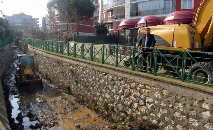 Mudanya Kara Dere’de temizlik çalışmaları başladı