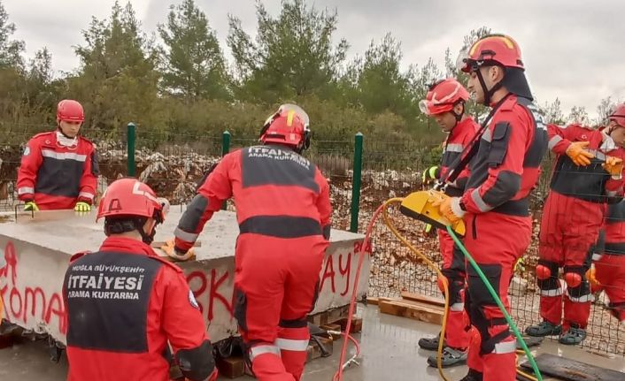 Muğla AFAD’dan itfaiye personeline deprem eğitimi