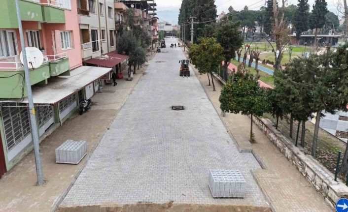 Nazilli Belediyesi’nden, 268 sokakta yol yenileme çalışması