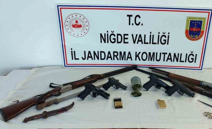 Niğde’de jandarmadan uyuşturucu ve silah operasyonu