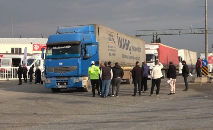 Öncüpınar Sınır Kapısı’nda kilometrelerce tır kuyruğu