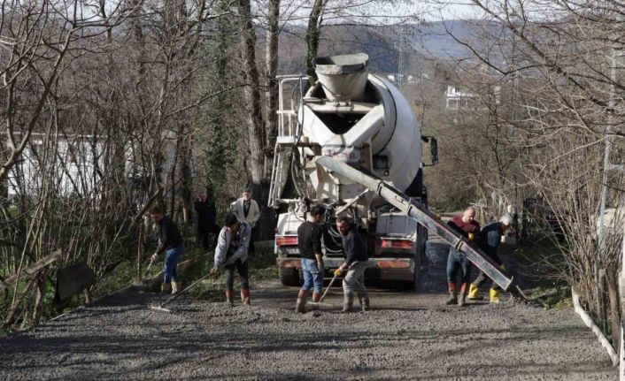 Ordu’da beton yol çalışmaları devam ediyor